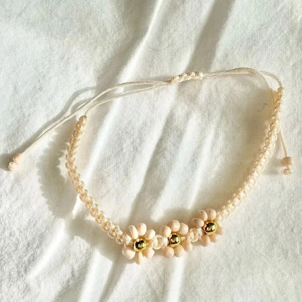 Cream flower friendship beaded bracelet